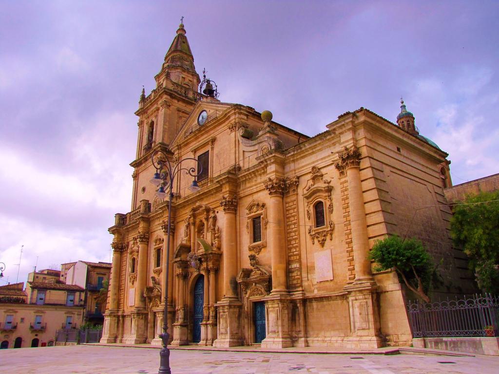 Sizilien Hotel Ragusa Exterior photo
